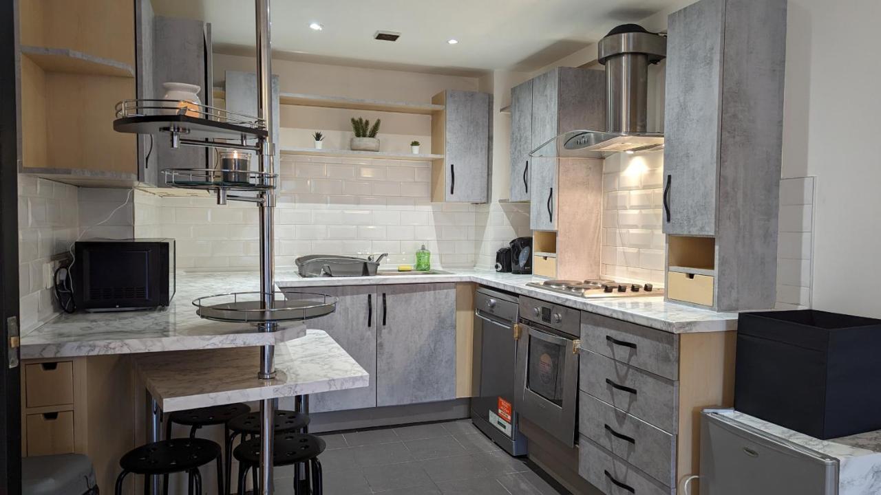 Jpg Theatre Suite - High Floor Mcr Luxe Apartment W Balcony Canal Views Manchester Exteriör bild